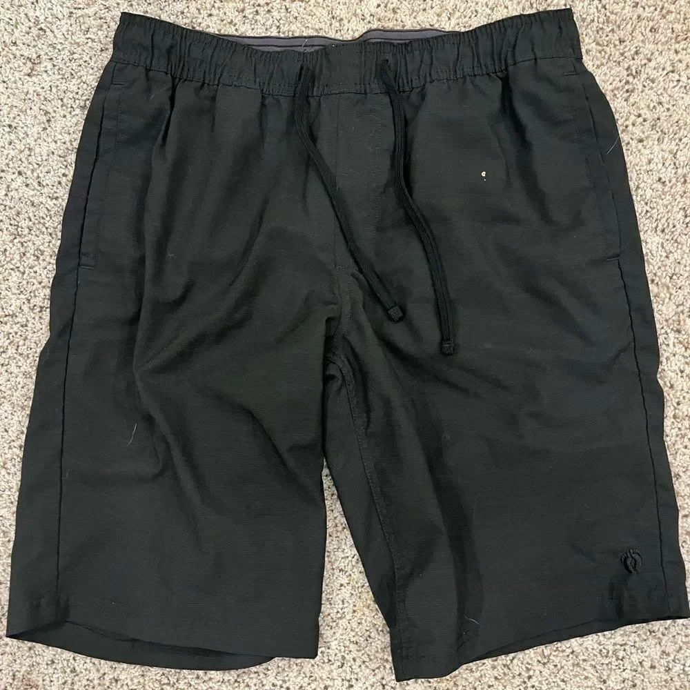 Hang ten shorts